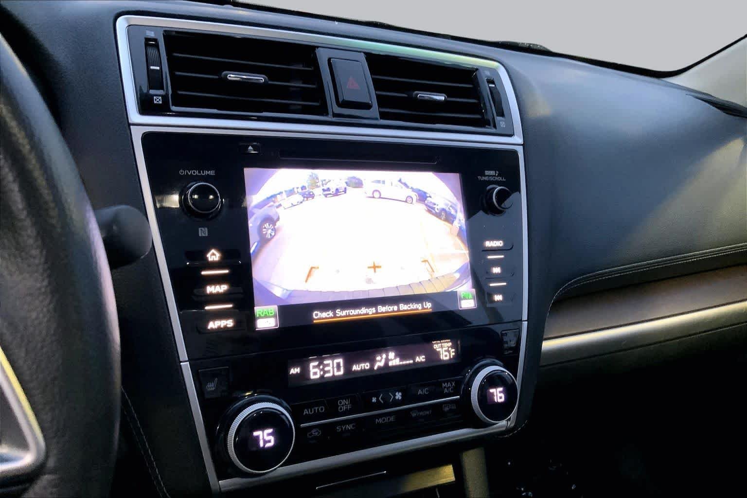 Used 2018 Twilight Blue Metallic Subaru Limited image 27