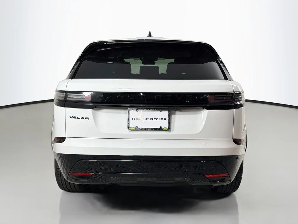 New 2026 Fuji White Land Rover P250 Base image 6