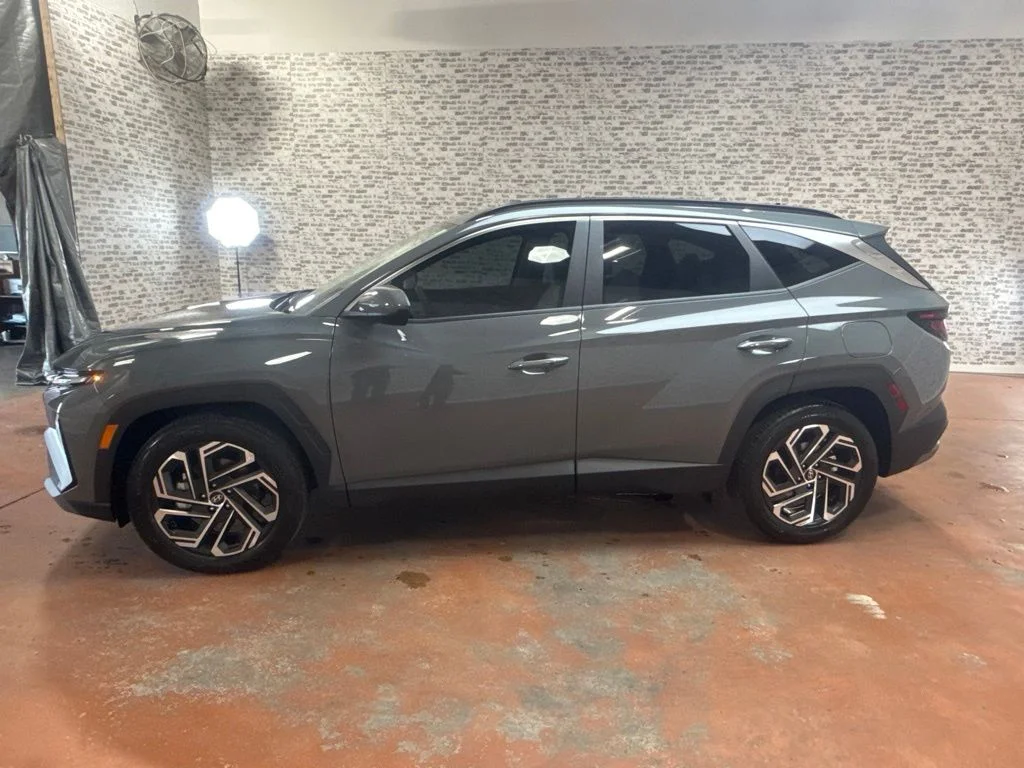 Used 2026 Hampton Gray Hyundai SEL image 4