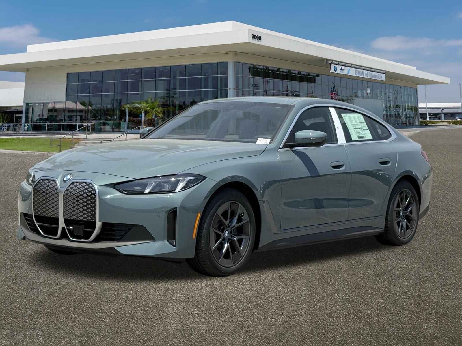 New 2026 Cape York Green Metallic BMW eDrive40 image 4