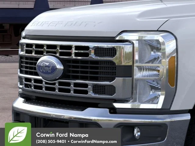 New 2026 Oxford White Ford XLT image 17