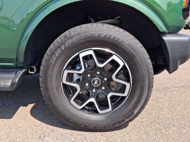 Used 2025 Green Metallic Ford Outer Banks image 8