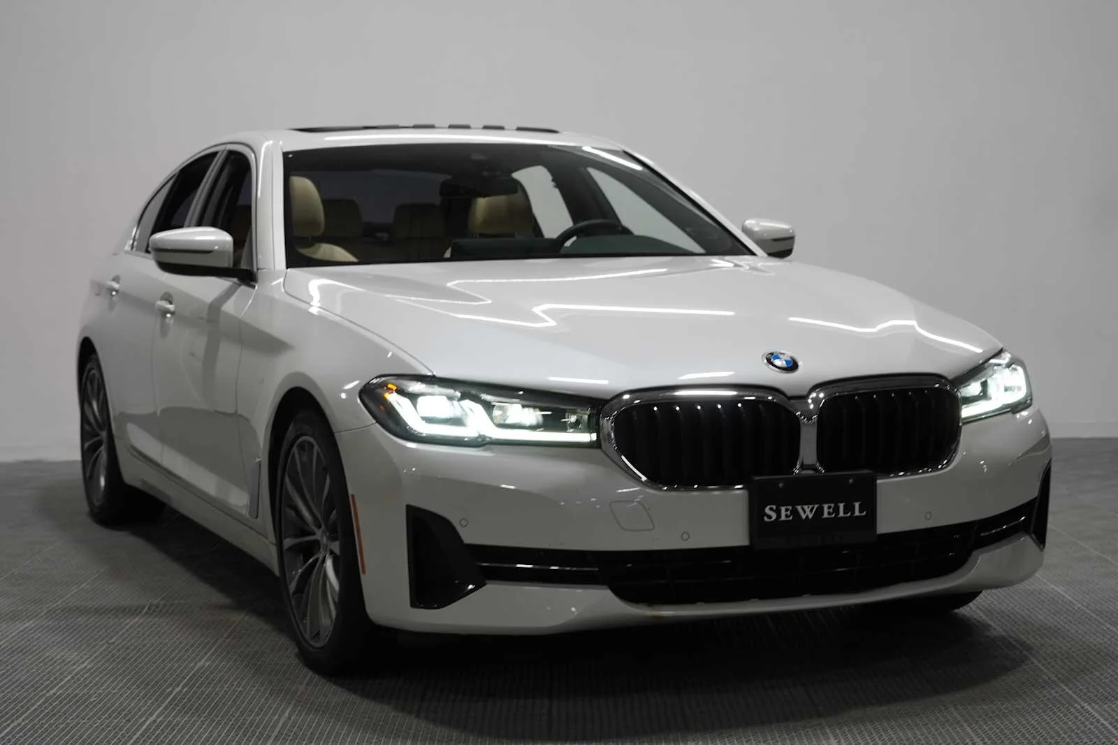 Used 2022 Mineral White Metallic BMW 530i image 3