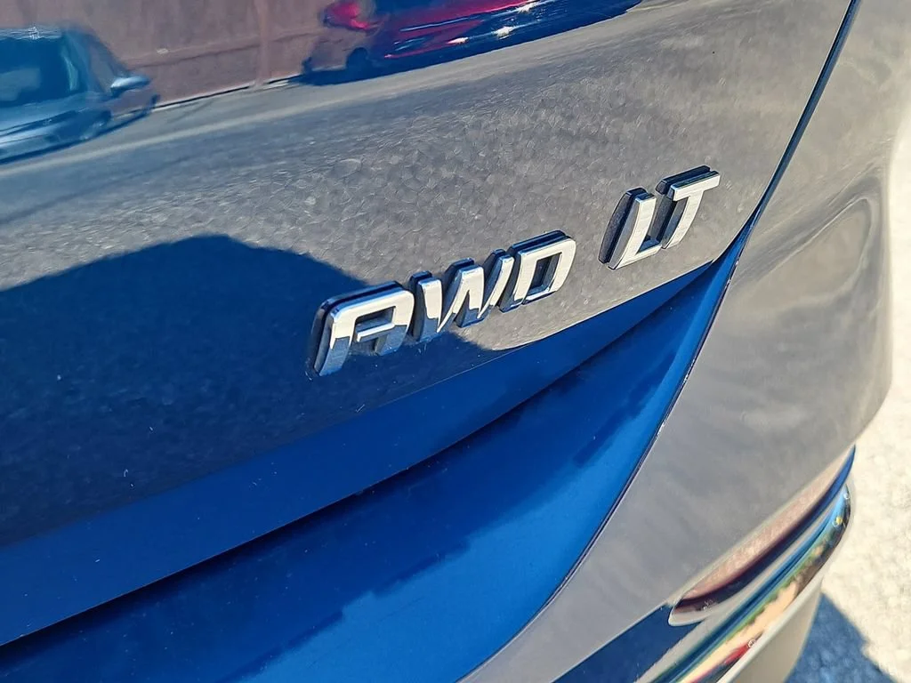 Used 2019 PACIFIC BLUE METALLIC Chevrolet LT image 8