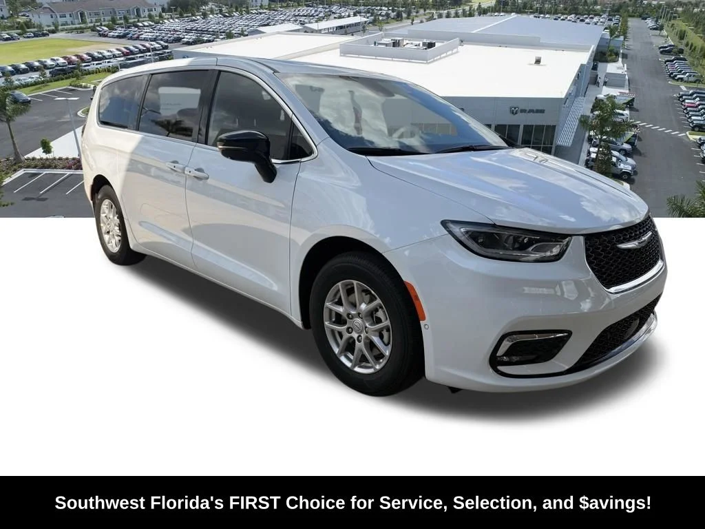 New 2026 Bright White Clear-Coat Exterior Paint Chrysler Select image 2
