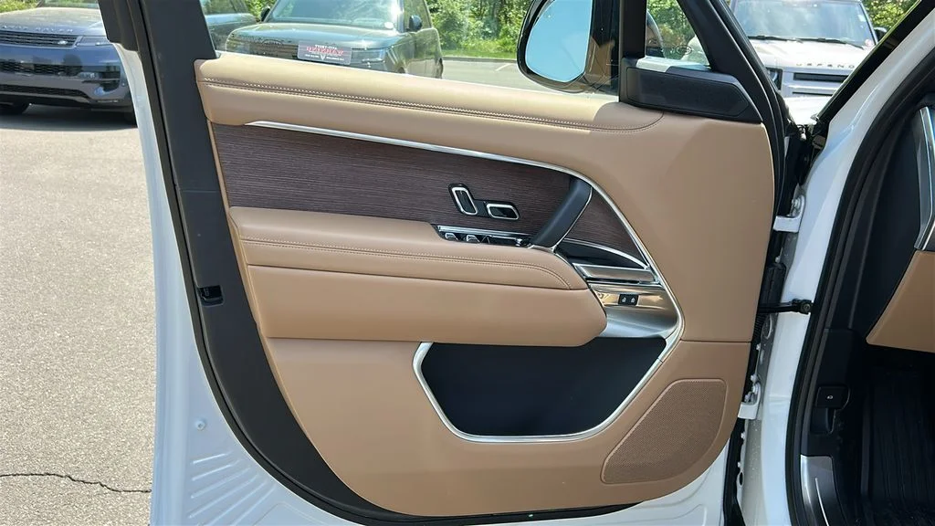 2026 Land Rover Range Rover SE - Photo 9