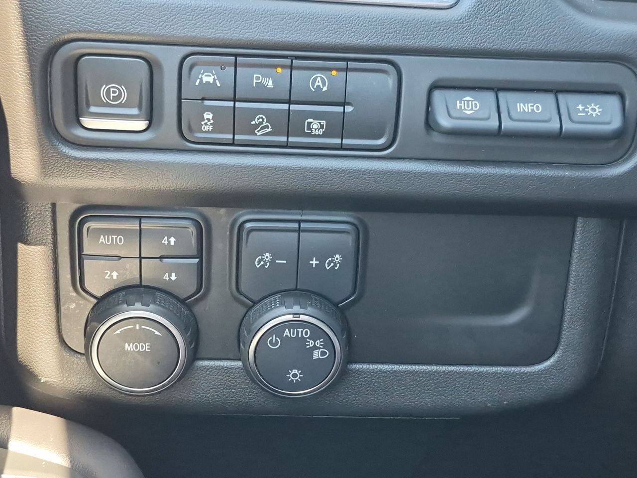 Used 2023 Black Chevrolet Premier image 18