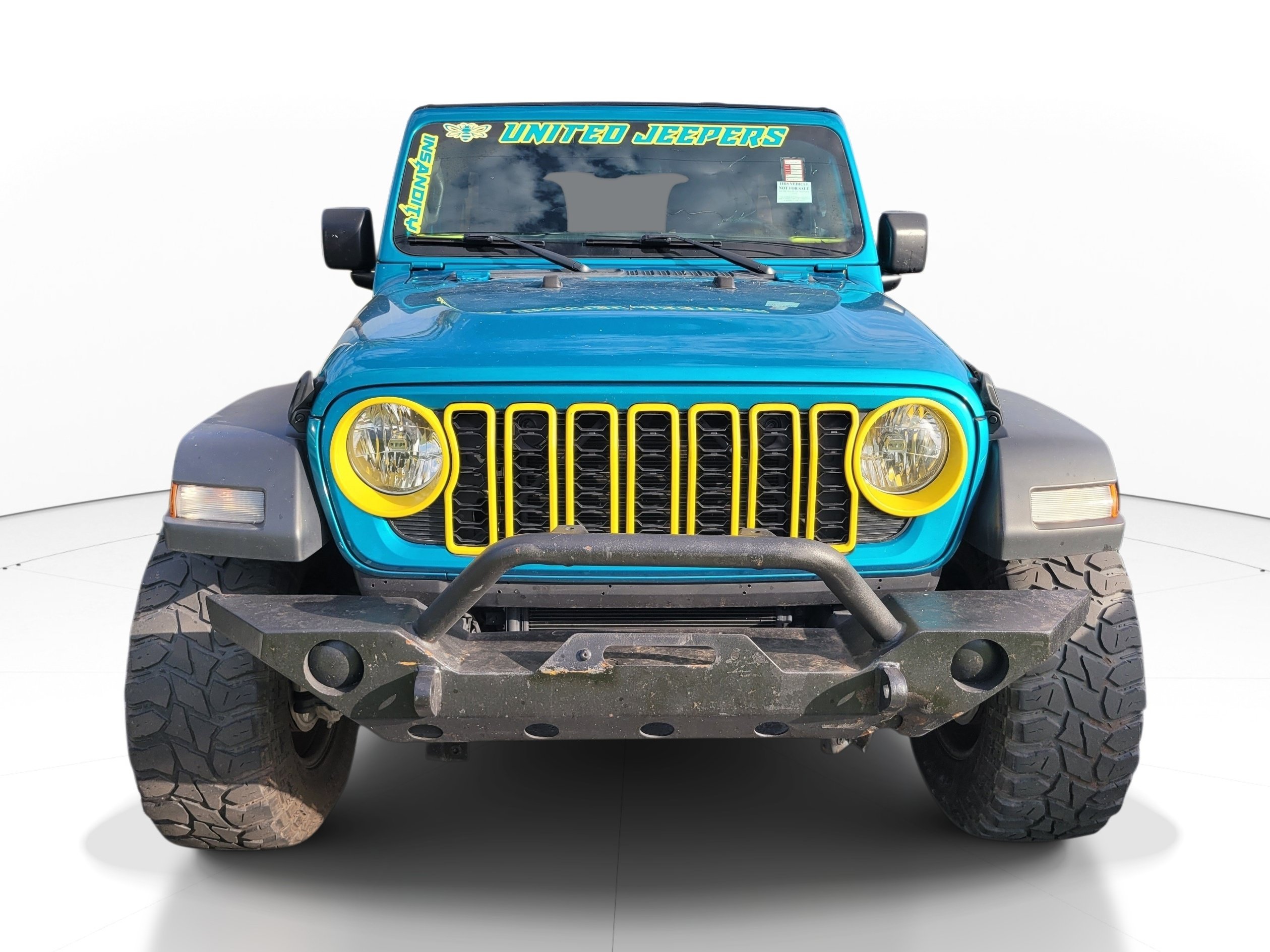 Used 2024 Bikini Pearl Coat Jeep Sport image 2