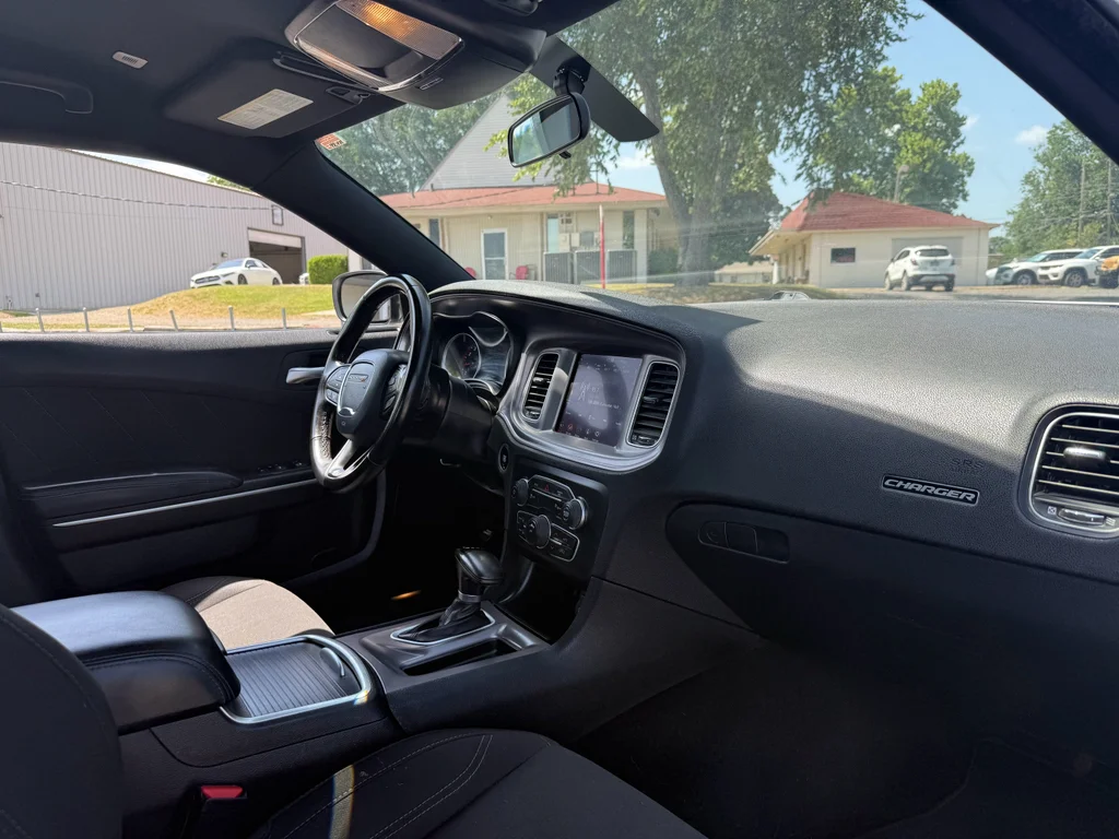 Used 2023 White Knuckle Clearcoat Dodge SXT image 26