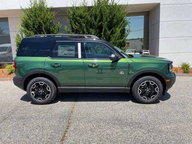 New 2025 Eruption Green Metallic Ford Outer Banks® image 5
