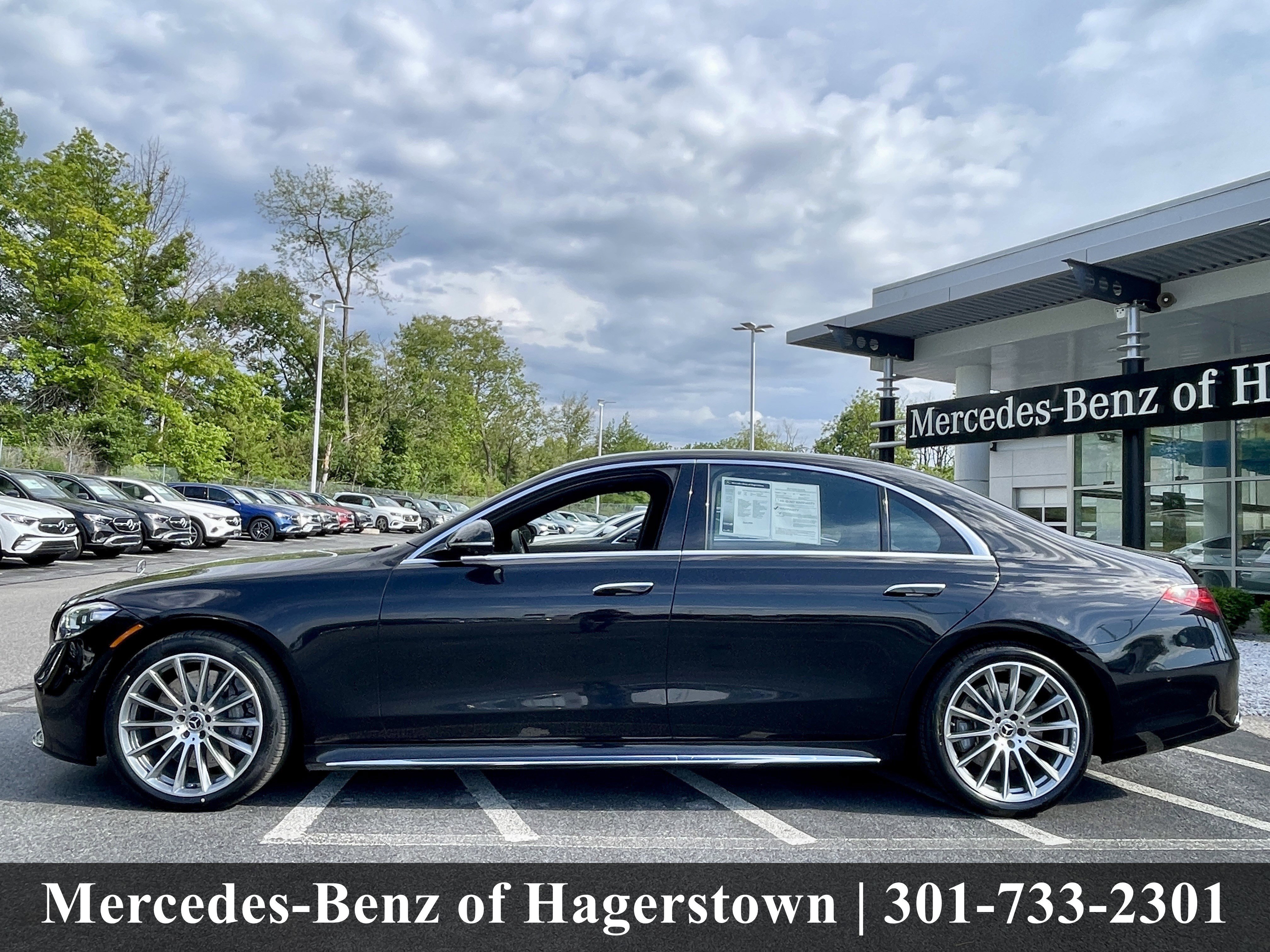 Certified Used 2022 Obsidian Black Mercedes-Benz S 500 4MATIC® Sedan image 4