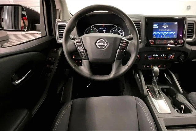 Used 2022 Super Black Nissan SV image 6
