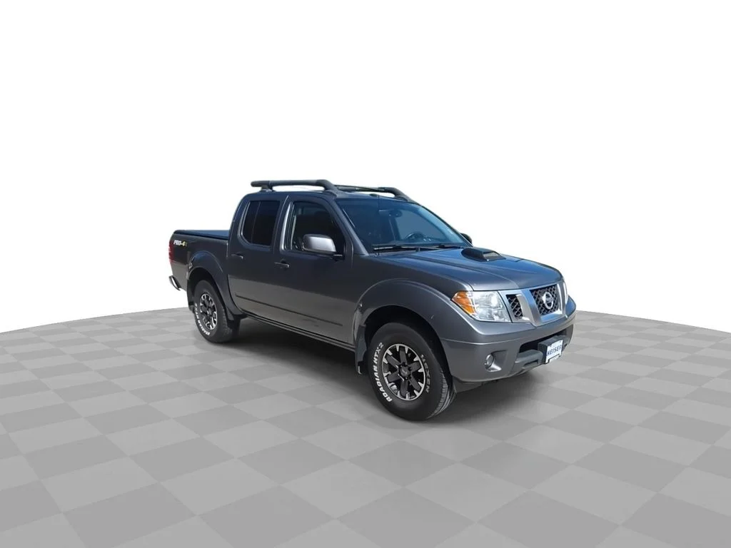 Certified Used 2019  Nissan PRO-4X image 2