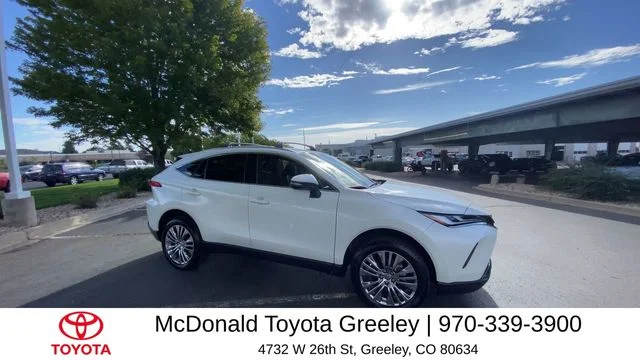 Used 2022 White Toyota XLE image 9