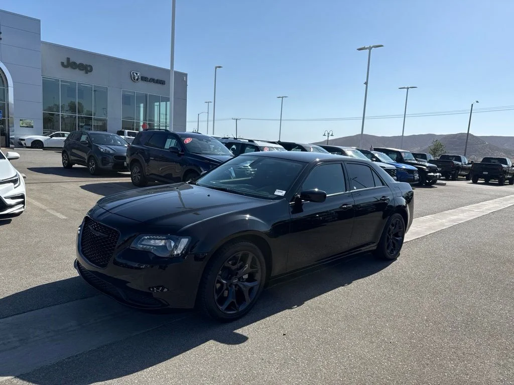 Used 2023 Black Chrysler Touring image 4