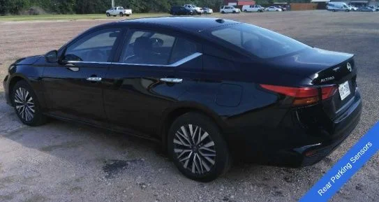 Used 2025 Super Black Nissan 2.5 SV image 7