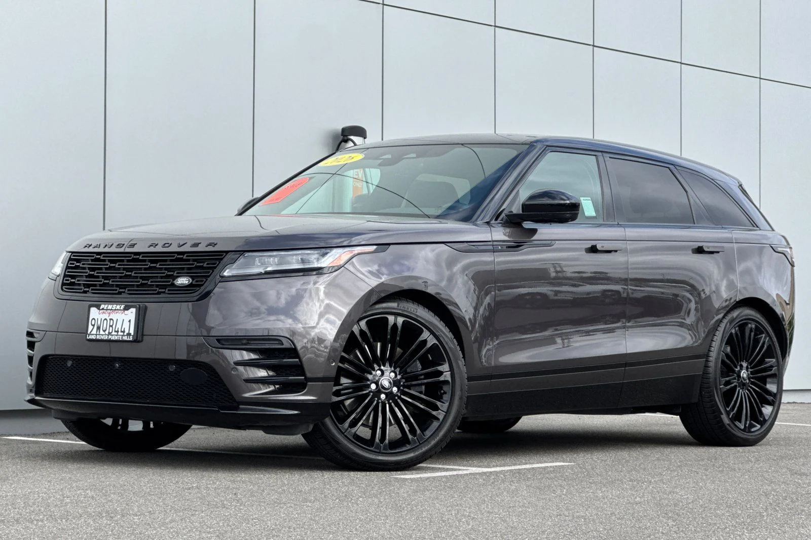 2026 Land Rover Range Rover Velar P250 Dynamic SE's photo