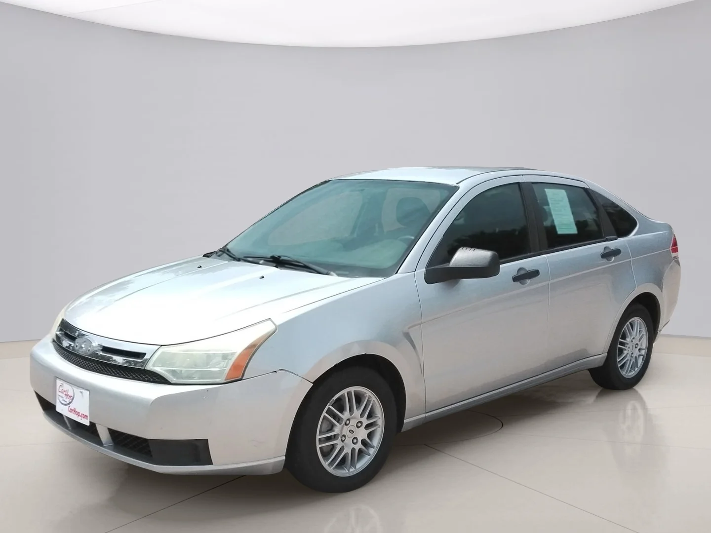 Used 2010 Silver Ford SE image 2