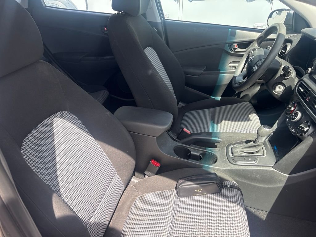 Used 2021 Gray Hyundai SE image 14