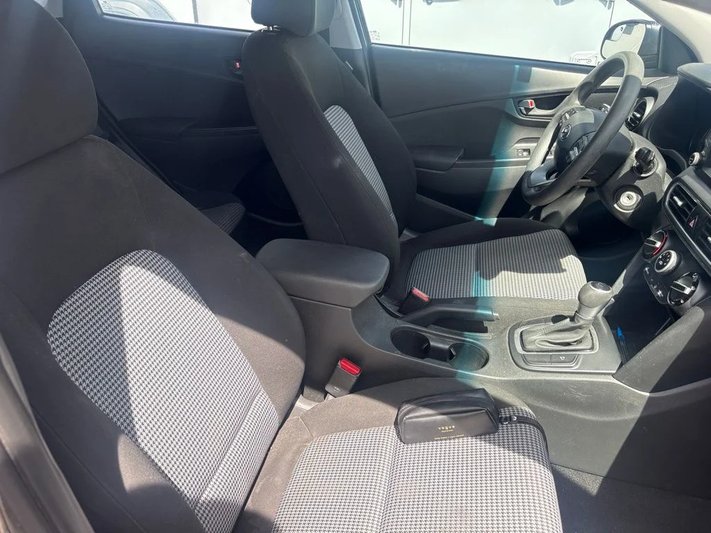 Used 2021 Gray Hyundai SE image 14