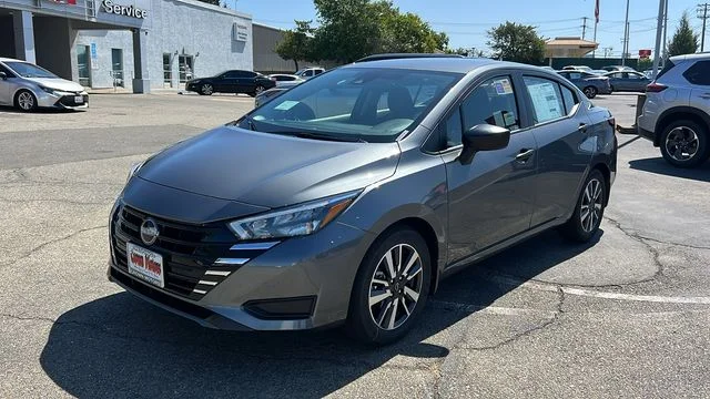 2025 Nissan Versa 1.6 S CVT's photo