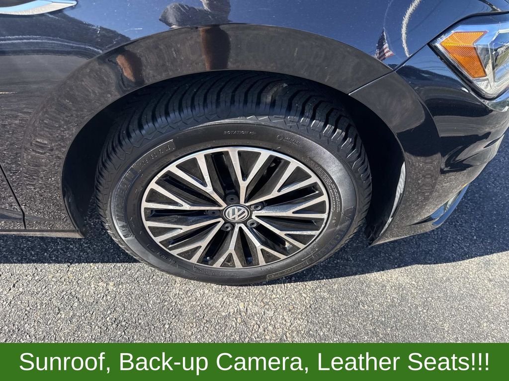 Used 2019 Black Volkswagen SEL image 8