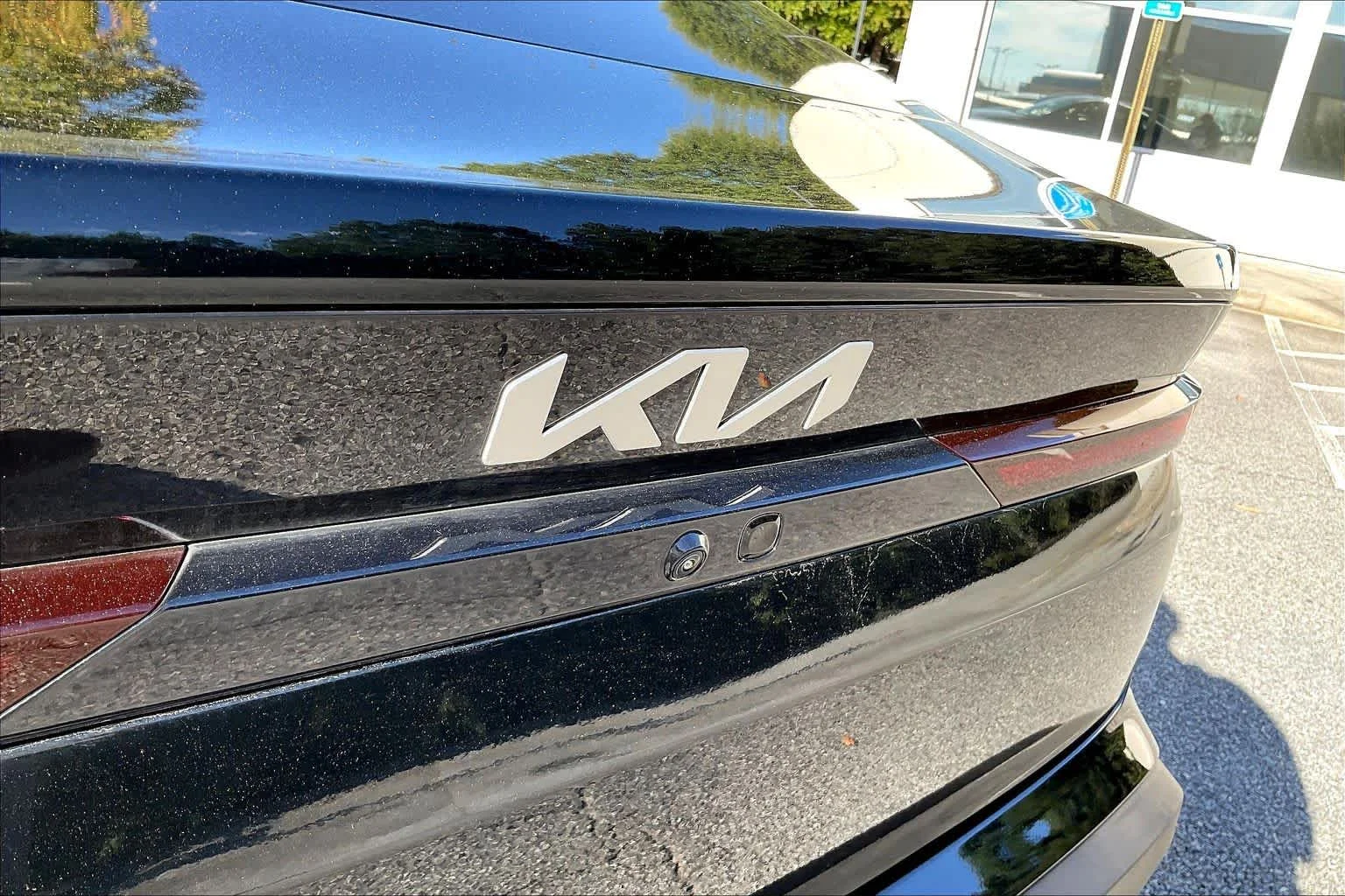 Used 2025 Aurora Black Pearl Kia LXS image 10