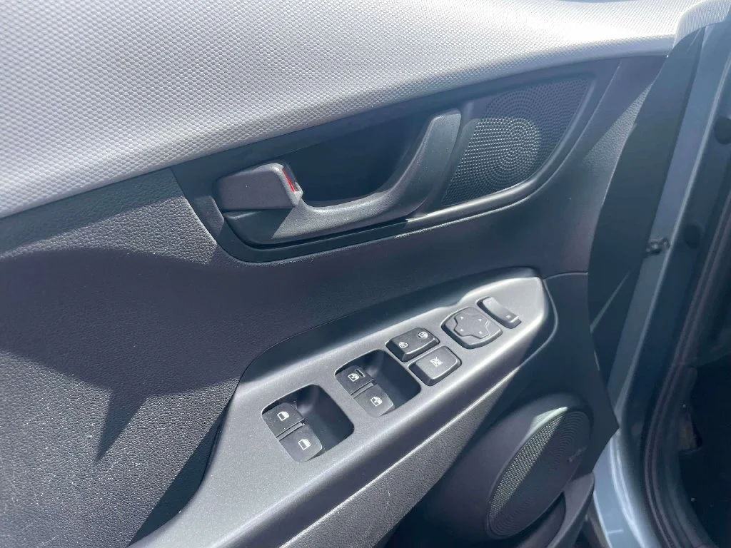 Used 2019 Silver Hyundai SEL image 17