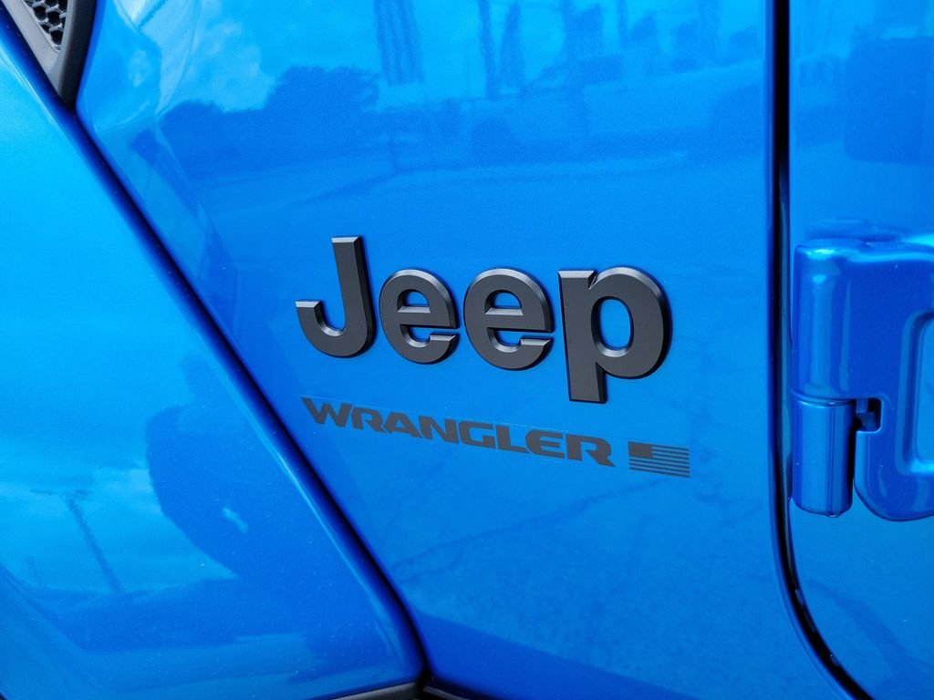 New 2026 Hydro Blue Pearl-Coat Exterior Paint Jeep Sahara image 5