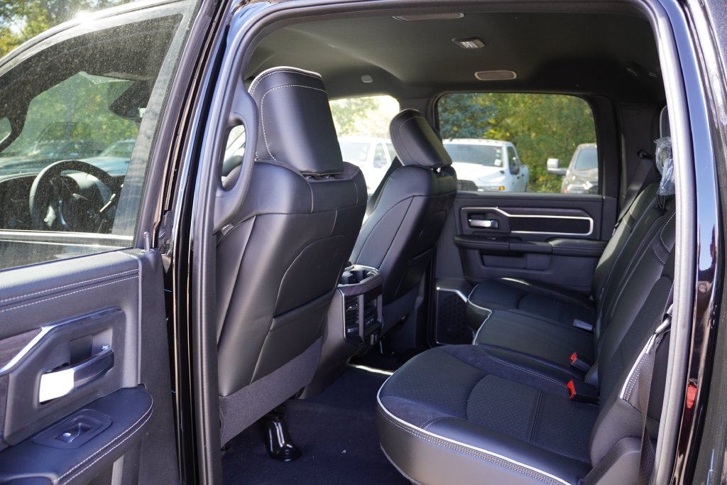 New 2027 Diamond Black Crystal Pearl-Coat Exterior Paint RAM Laramie image 12