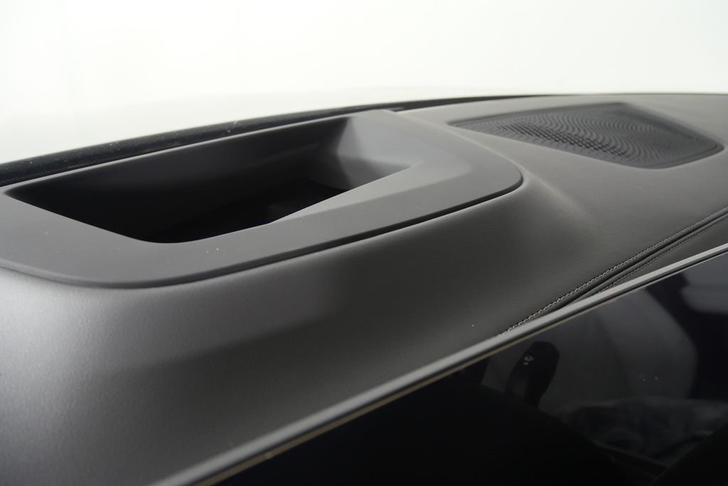 Used 2026 Dravit Grey Metallic BMW xDrive50e image 19