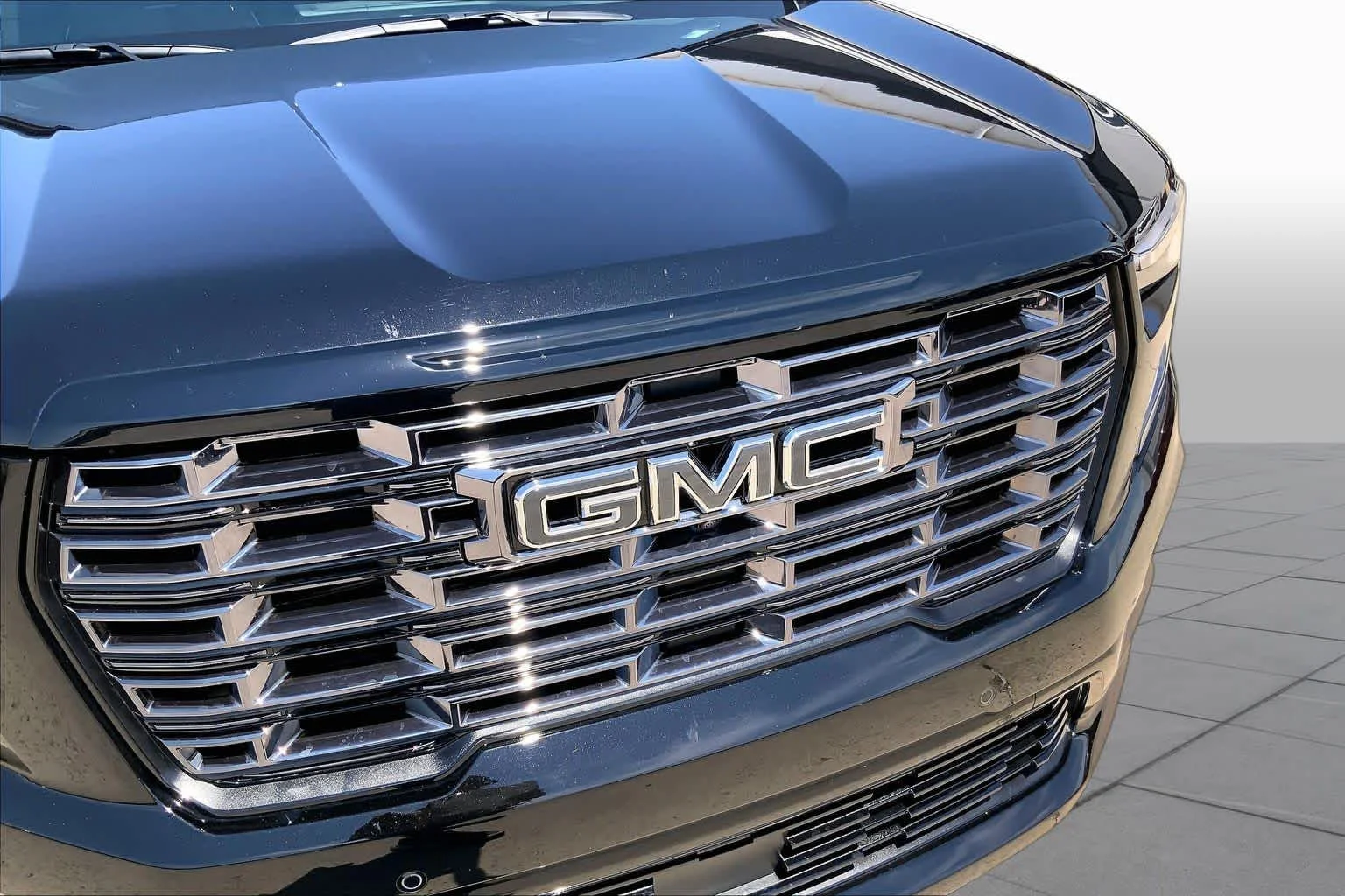 Used 2026 Ebony Twilight Metallic GMC FWD Denali Ultimate image 30