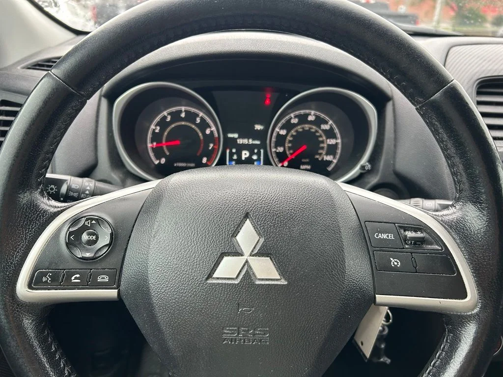 Used 2015  Mitsubishi ES image 15
