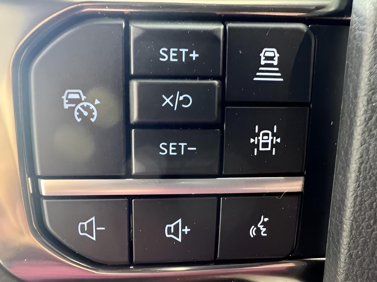 New 2025 Star White Metallic Tri-Coat Ford King Ranch® image 56