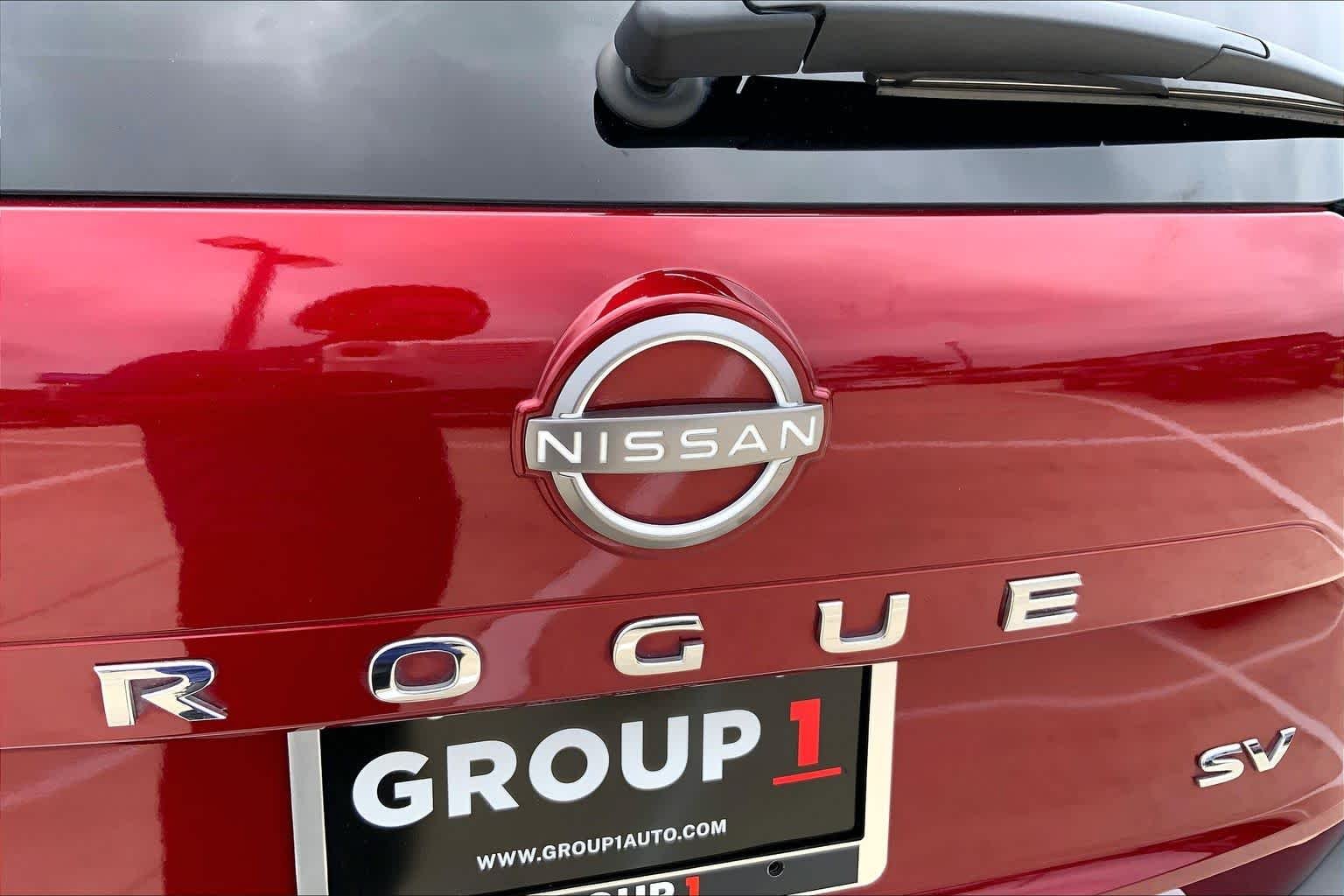 Used 2022 Scarlet Ember Tintcoat Nissan SV image 31