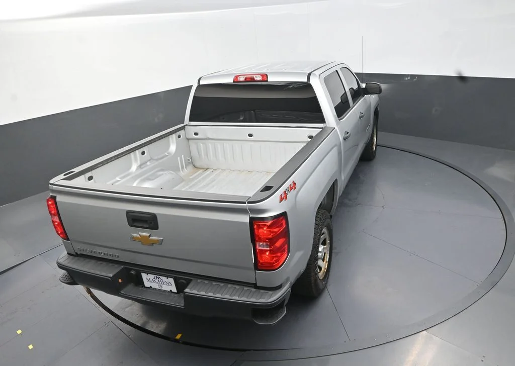 Used 2018 Silver Chevrolet WT image 19
