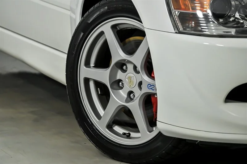 Used 2003 Weightless White Mitsubishi  image 3