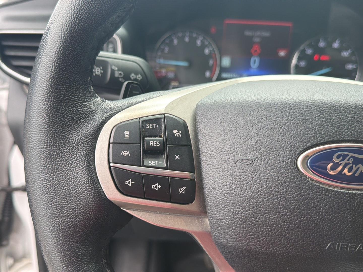 Used 2020 Oxford White Ford Limited image 23