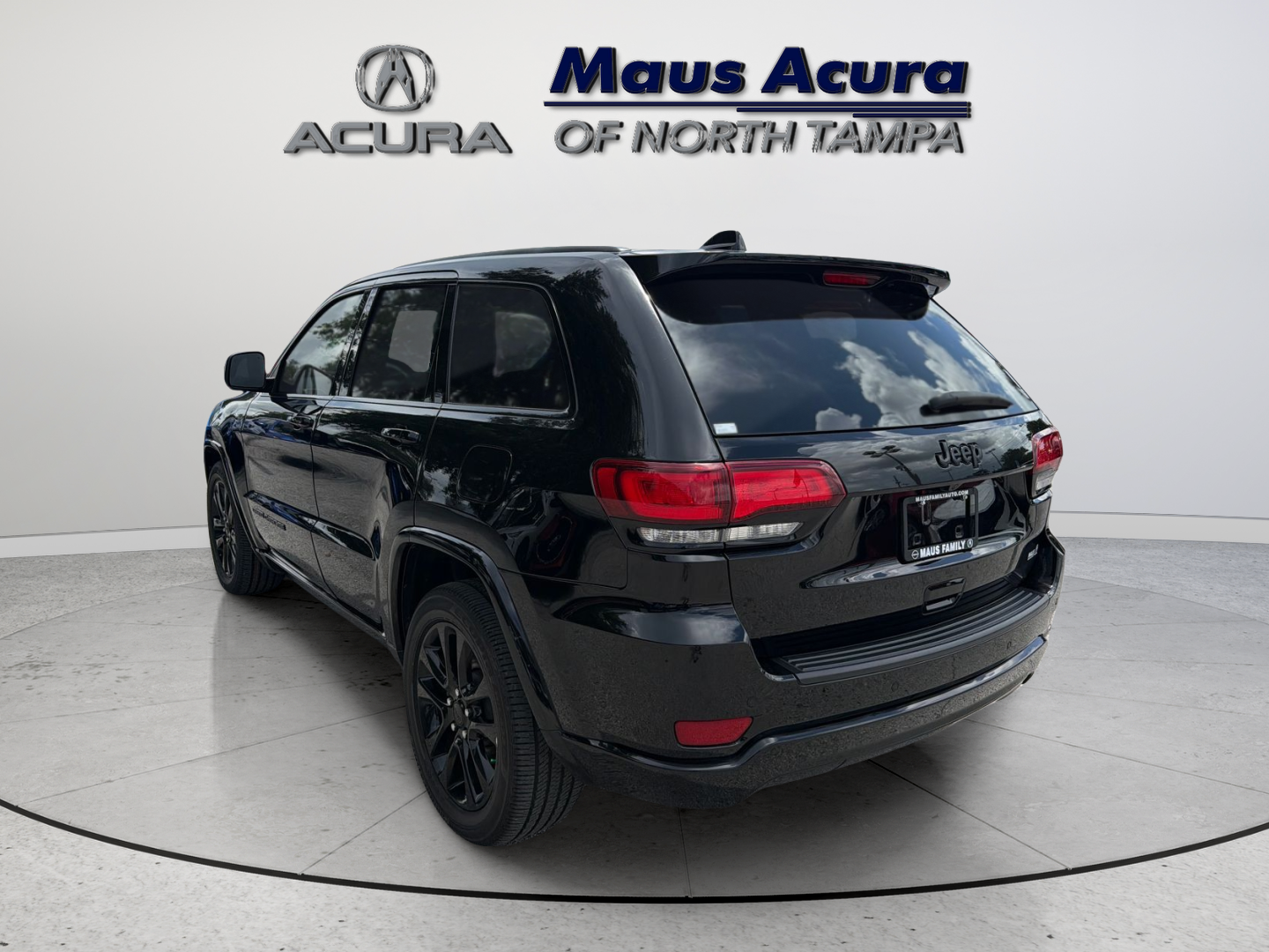 Used 2021 Diamond Black Jeep Laredo X image 6