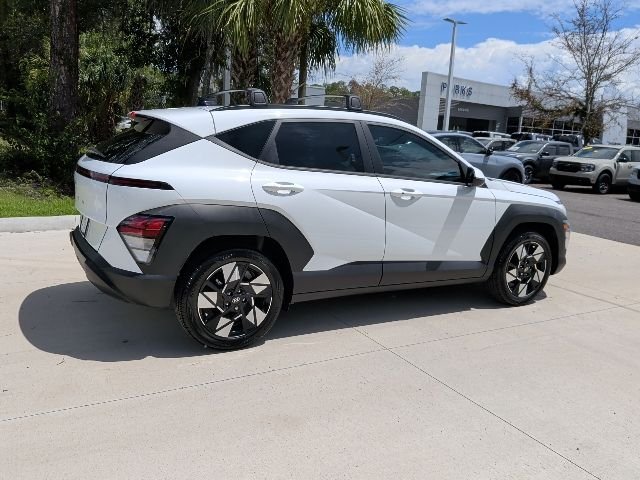 Used 2024 White Hyundai SEL image 6
