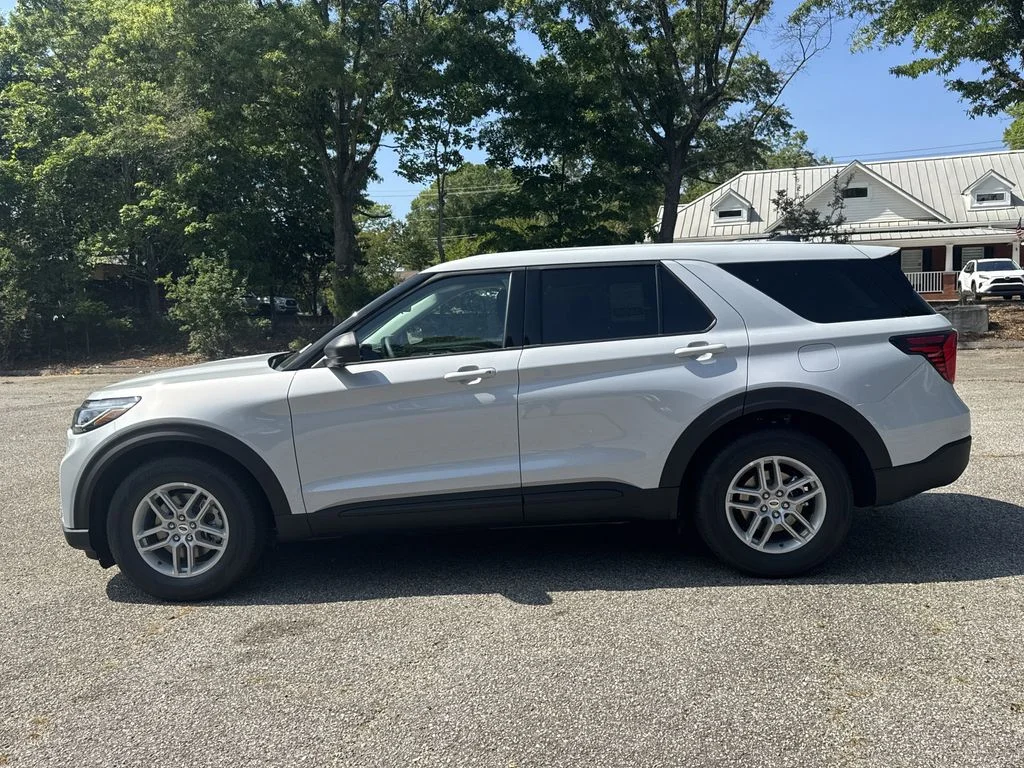 New 2026 White Ford Active image 4