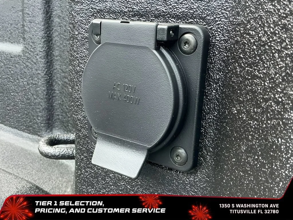 New 2026 Glacier White Tricoat GMC SLT image 27