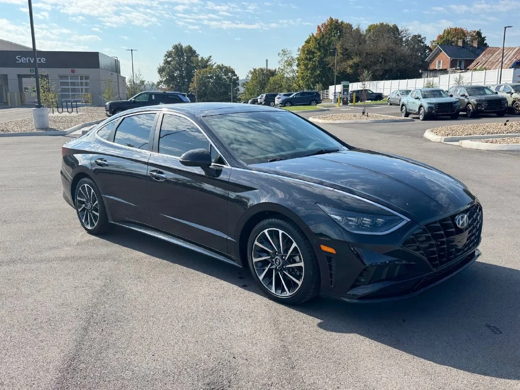 Used 2023 Blue Hyundai Limited image 2