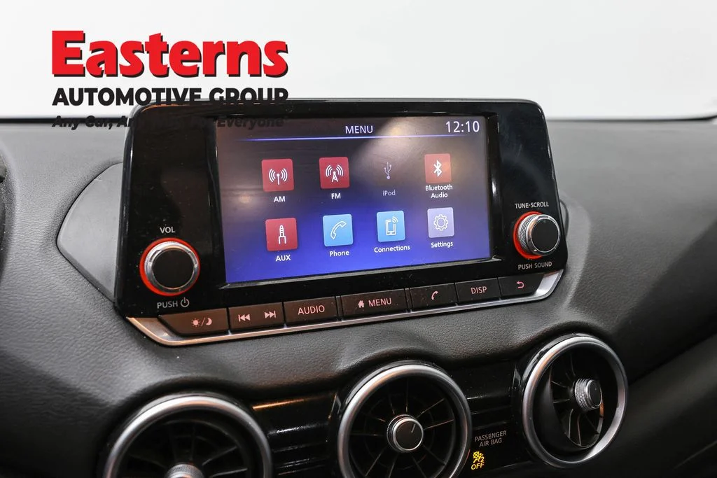 Used 2020 White Nissan S image 18