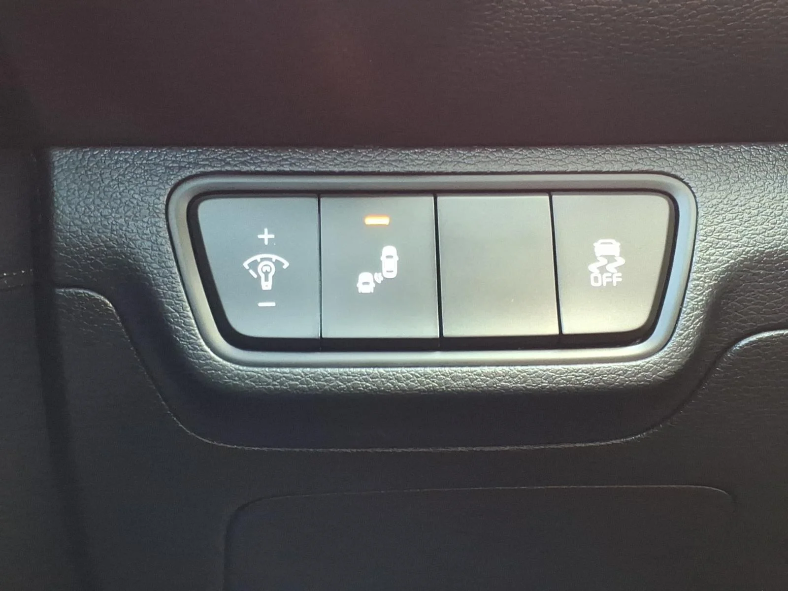 Used 2024 Snow White Pearl Kia GT image 10
