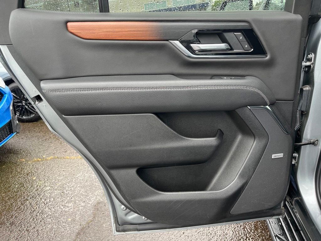 Used 2025 Sterling Metallic GMC Denali image 12