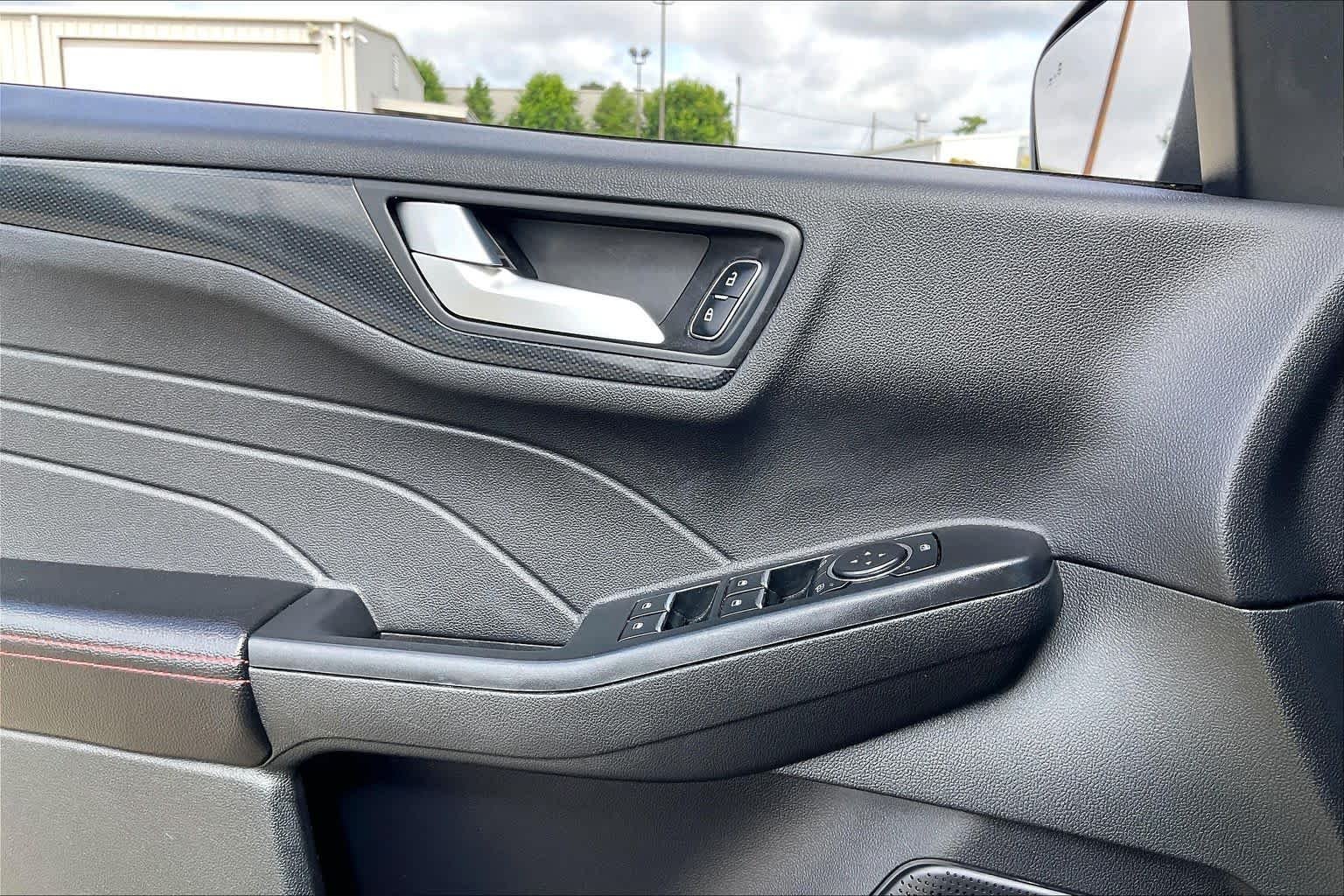 Used 2025 Space Silver Ford ST-Line image 28