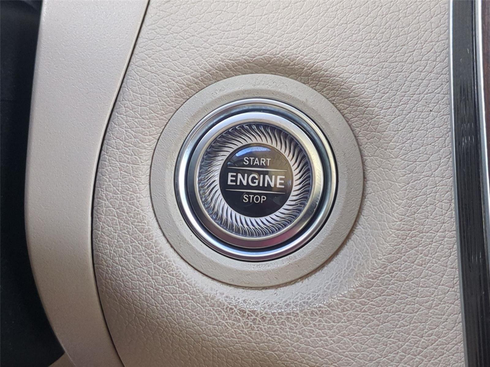 Used 2022 Lunar Blue Metallic Mercedes-Benz GLC 300 image 30