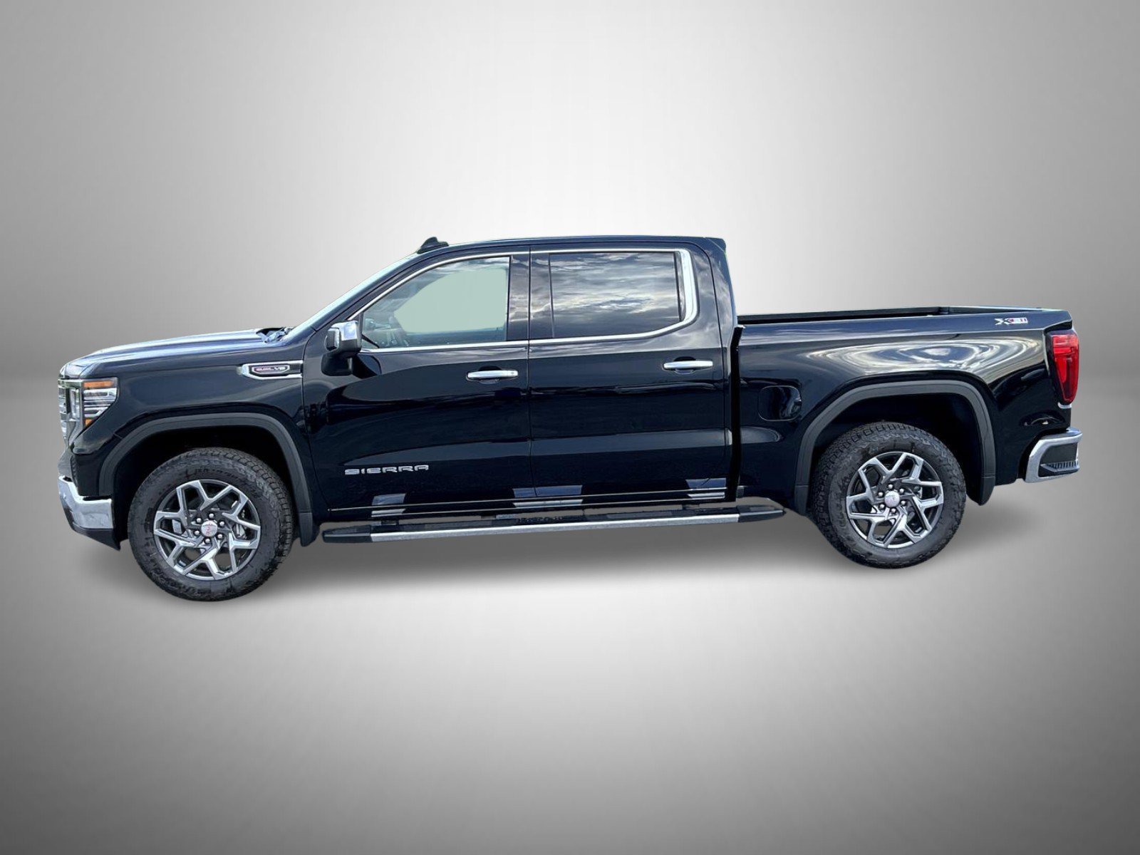 2026 GMC Sierra 1500 SLT - Photo 8