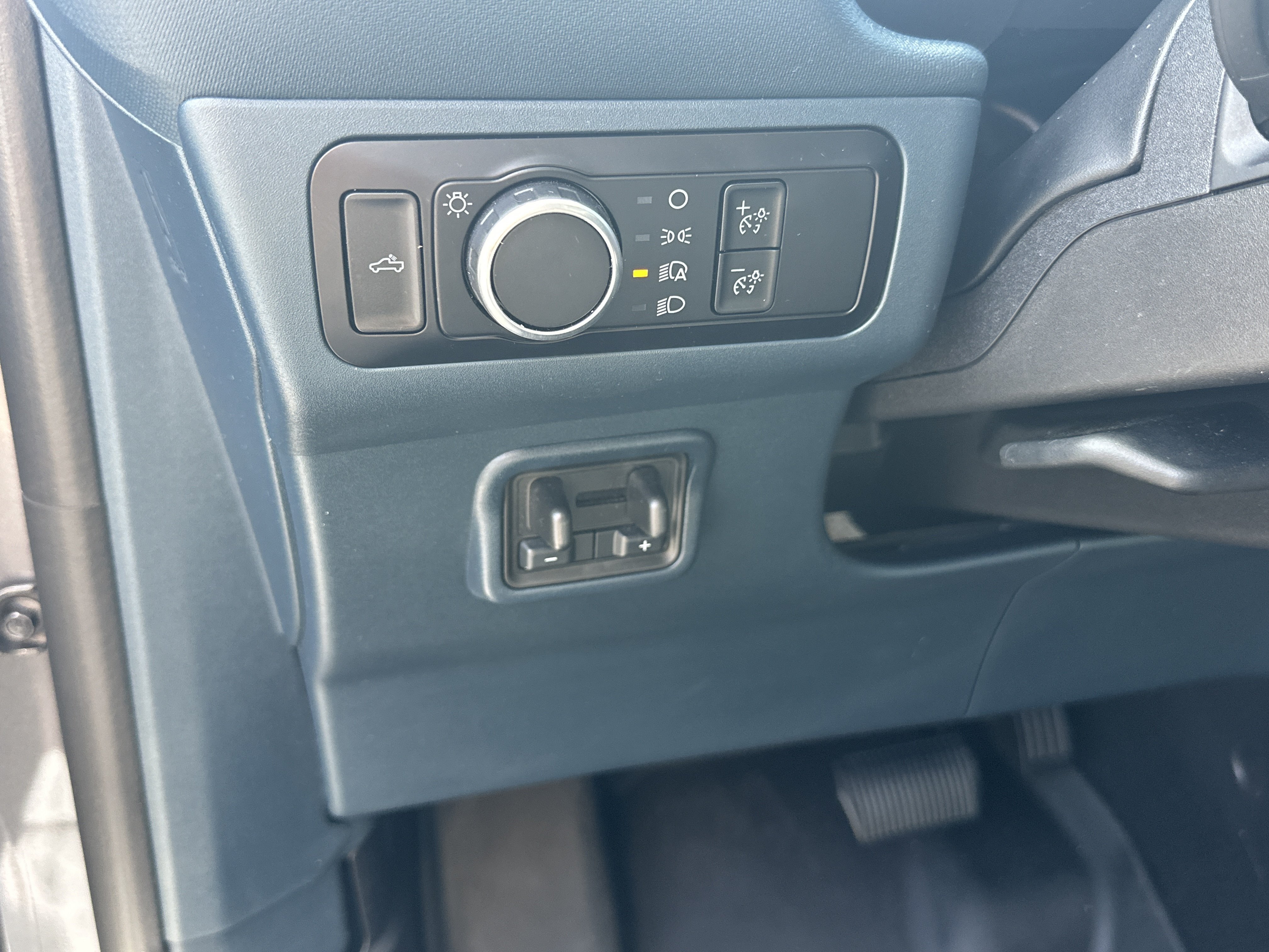 Used 2025 CARBONIZED GRAY Ford XLT image 28
